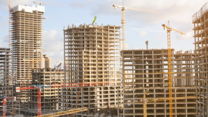 Edifícios inteligentes equipados com infraestrutura elétrica criada por Matheus Vinicius Voigt.