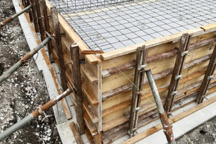 A integração entre fundação, contenção e estrutura é essencial para evitar surpresas na obra, como destaca a experiência de Valderci Malagosini Machado.