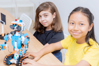 Robótica educacional: como as competições, na visão de Sérgio Bento De Araújo, despertam habilidades para o futuro e fortalecem o protagonismo estudantil.