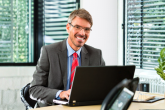 Empreender no Brasil exige resiliência e adaptação constante, segundo Vitor Barreto Moreira.